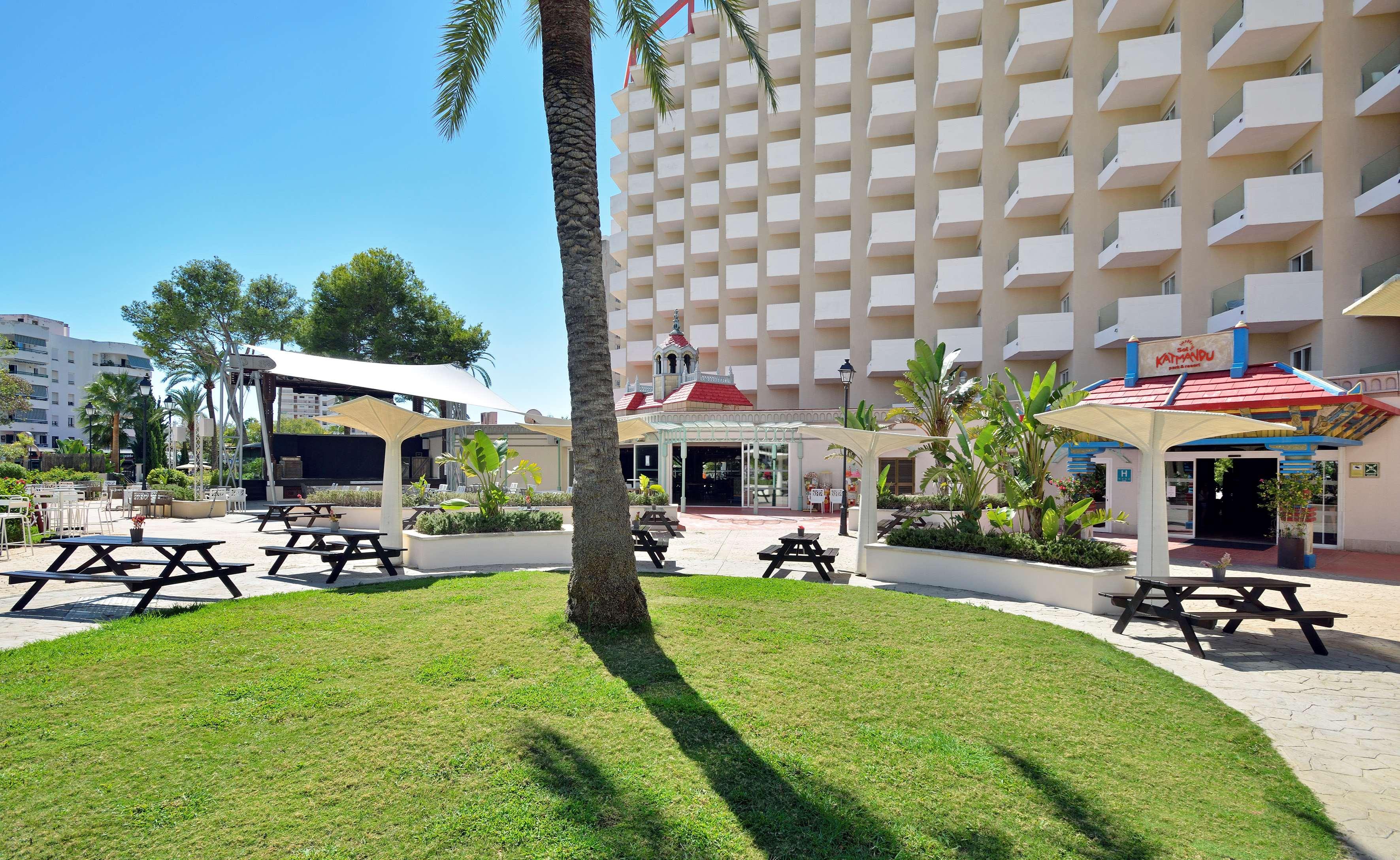 Sol Katmandu Park & Resort Magaluf  Exterior photo