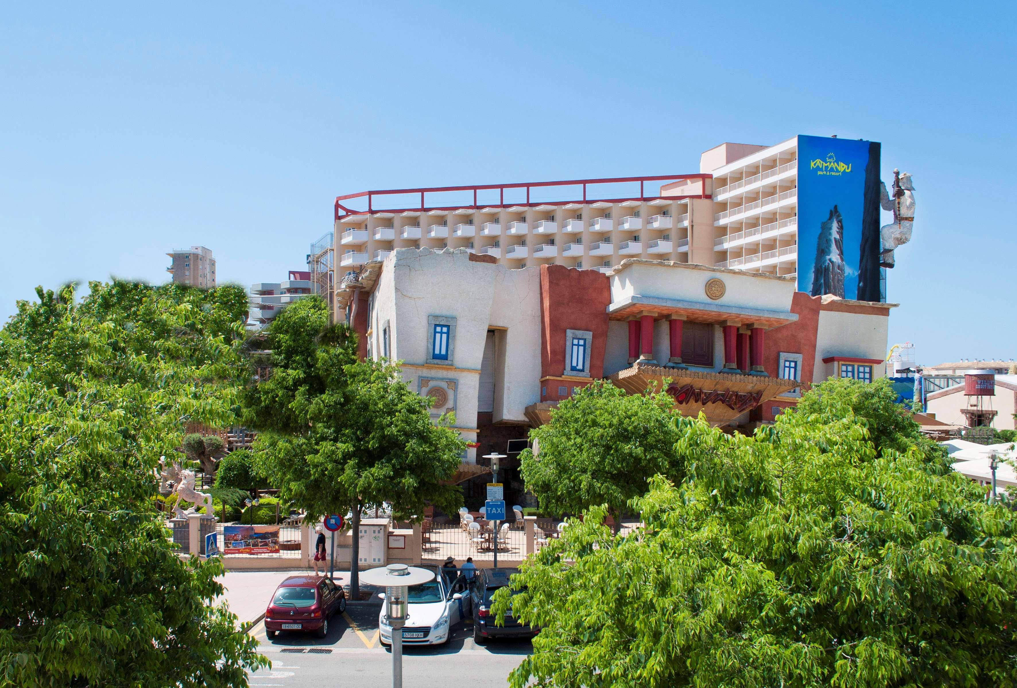 Sol Katmandu Park & Resort Magaluf  Exterior photo